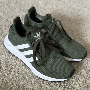 Women’s Adidas Swift Run Sneaker Size 8